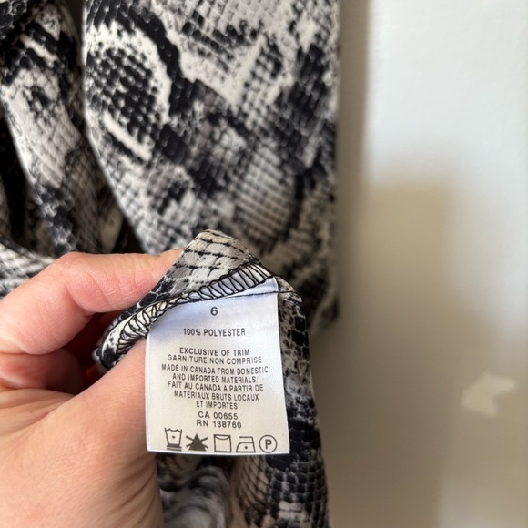 🎉4/30$🎉 NWT Reitmans Snakeskin Print Shirt Dress - Size 6 - Picture 6 of 7